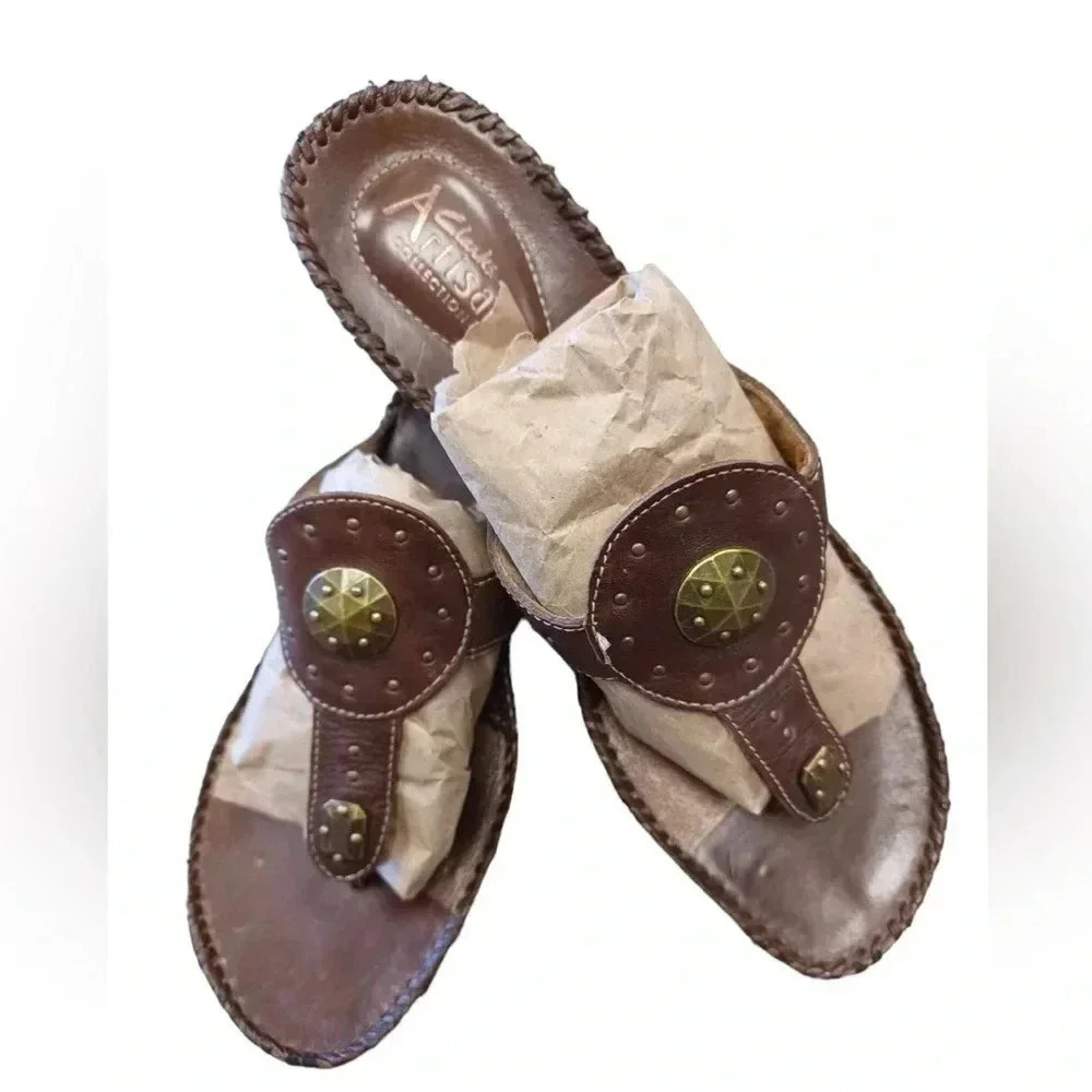 Clarks Artisan Brown Gold Thong Sandals Slides Size 10M